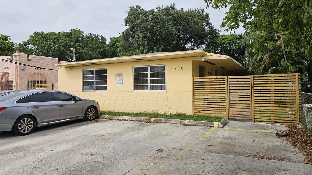 725 Ne 126th Street, North Miami