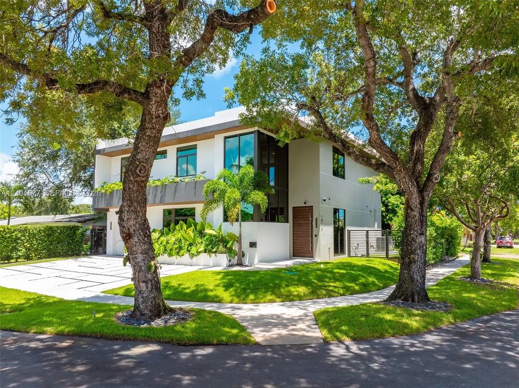 1875 Ne 193rd Street, Miami