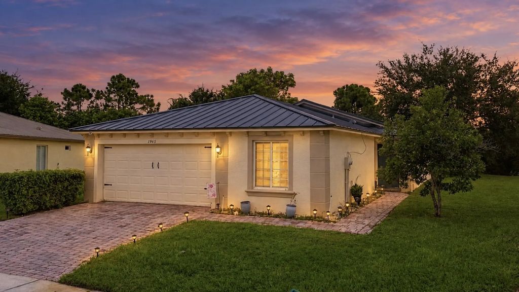 1985 Sw Marblehead Way, Port St. Lucie