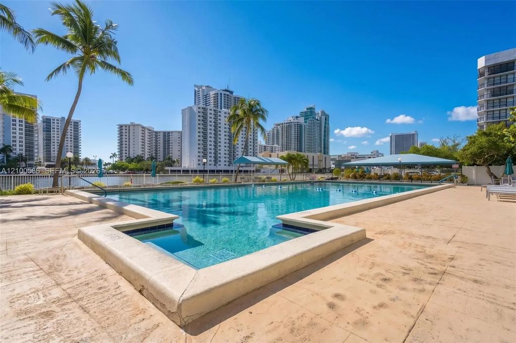 1000 Parkview Drive #627, Hallandale Beach