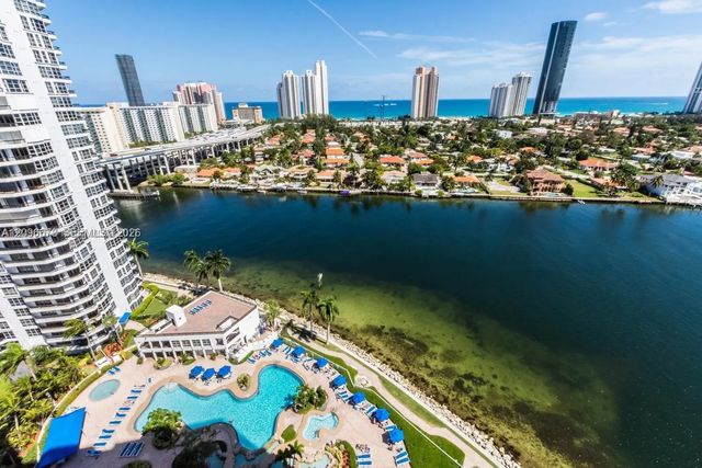 2 of 38 - 19101 Ne 36th Court #2811, Aventura, FL