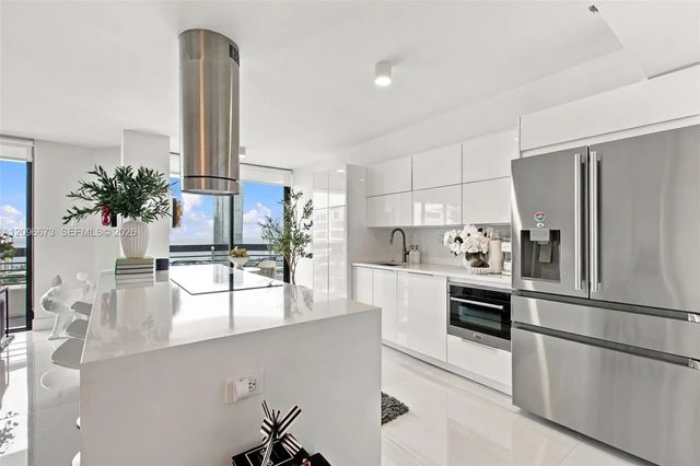 5 of 38 - 19101 Ne 36th Court #2811, Aventura, FL