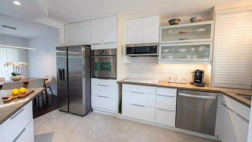 5900 Camino Del Sol #302, Boca Raton