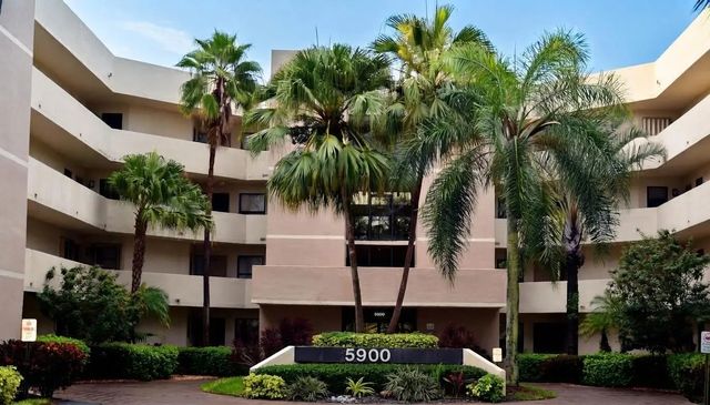 5900 Camino Del Sol #302, Boca Raton