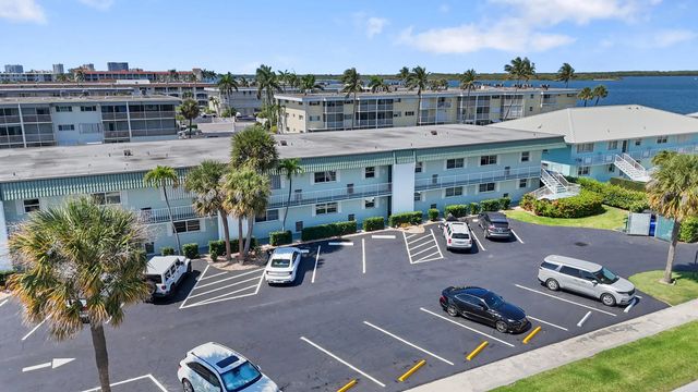5 of 28 - 109 Wettaw Lane #101, North Palm Beach, FL