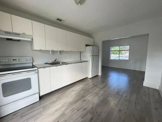 4 of 24 - 1730 Sw 72nd Court, Miami, FL