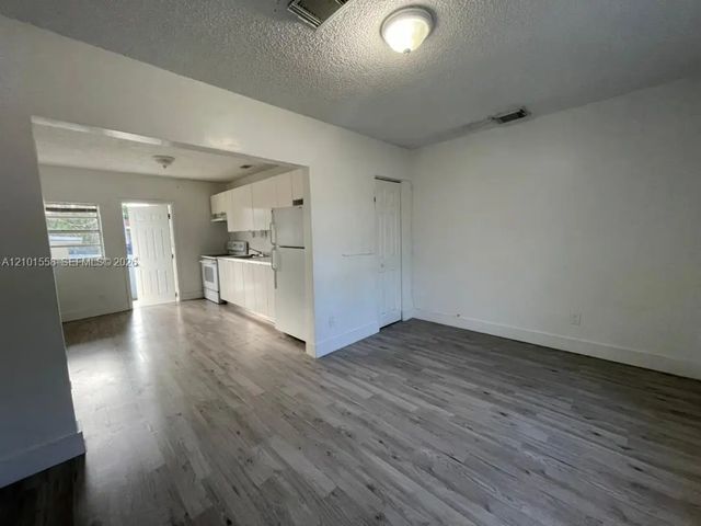 5 of 24 - 1730 Sw 72nd Court, Miami, FL