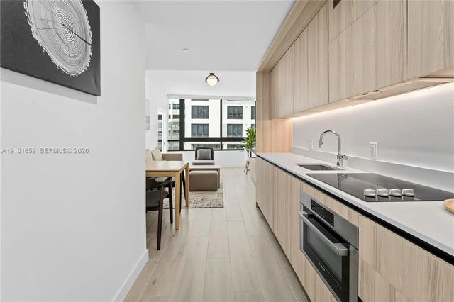 4 of 21 - 225 N Miami Avenue #912, Miami, FL