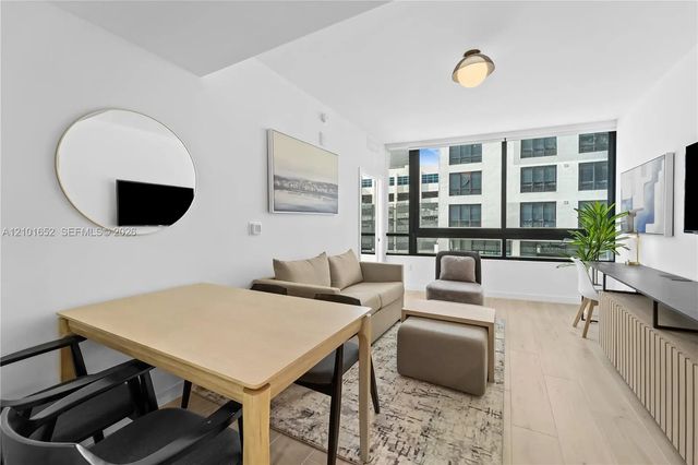 5 of 21 - 225 N Miami Avenue #912, Miami, FL