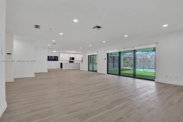 3 of 28 - 2310 Ne 195th Street, Miami, FL