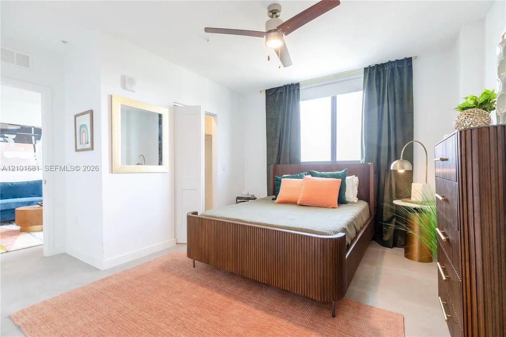1005 Spring Garden Road #ph 816, Miami