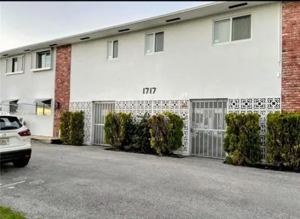 1717 Rodman Street #18, Hollywood