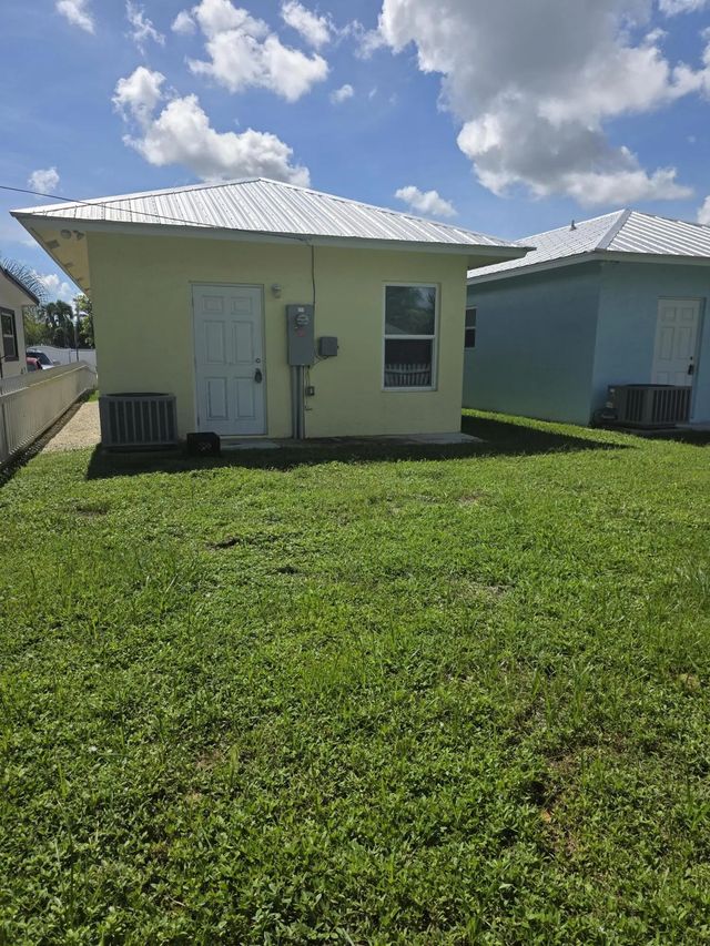 5 of 16 - 4587 Cambridge Street, Lake Worth Beach, FL