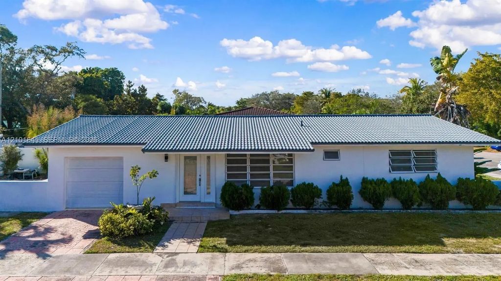 8850 Ne 4th Avenue, El Portal