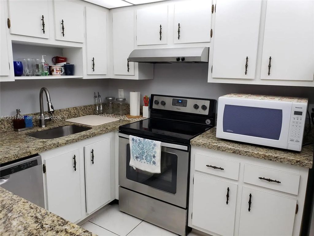 4160 Inverrary Drive #505, Lauderhill