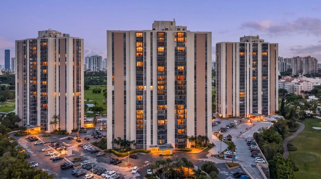 20301 W Country Club Drive #523, Aventura