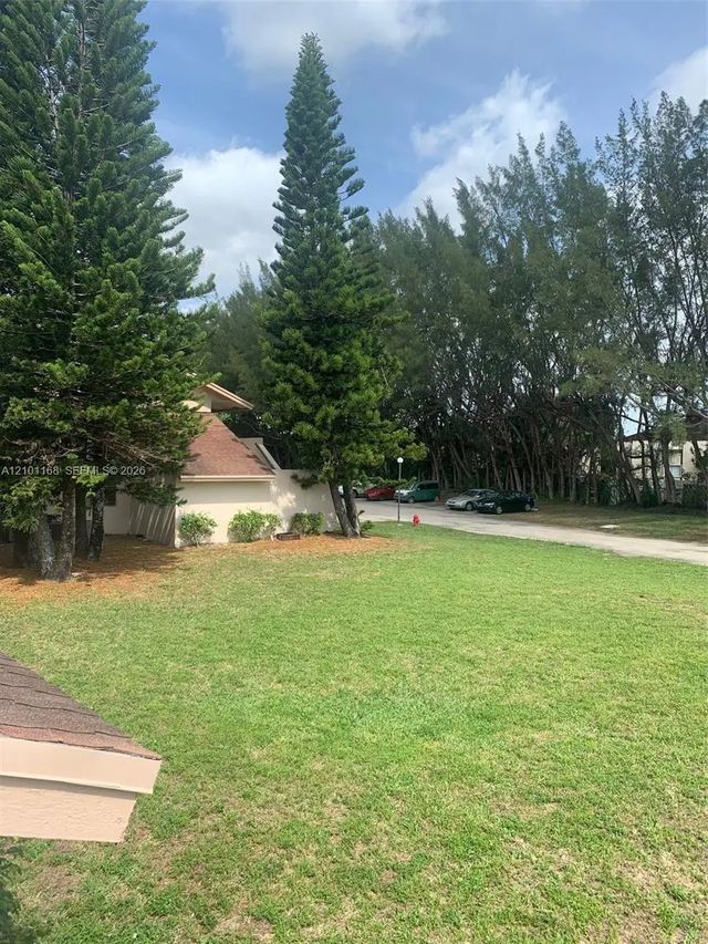 3 of 20 - 300 Nottingham Circle #j, Greenacres, FL