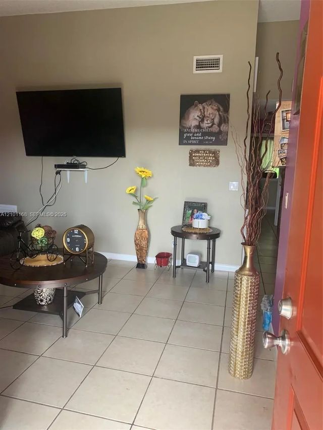 5 of 20 - 300 Nottingham Circle #j, Greenacres, FL