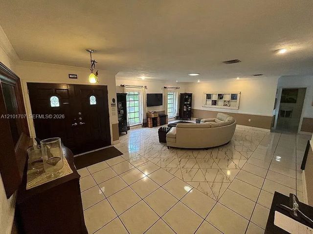 3 of 9 - 13250 N Calusa Club Drive, Miami, FL