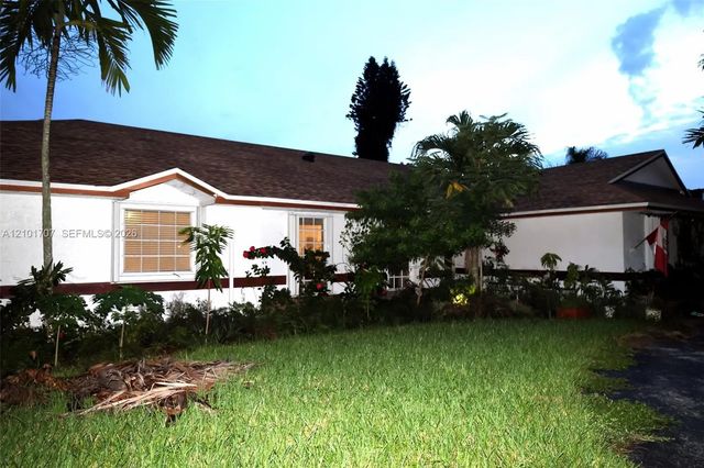 5 of 9 - 13250 N Calusa Club Drive, Miami, FL
