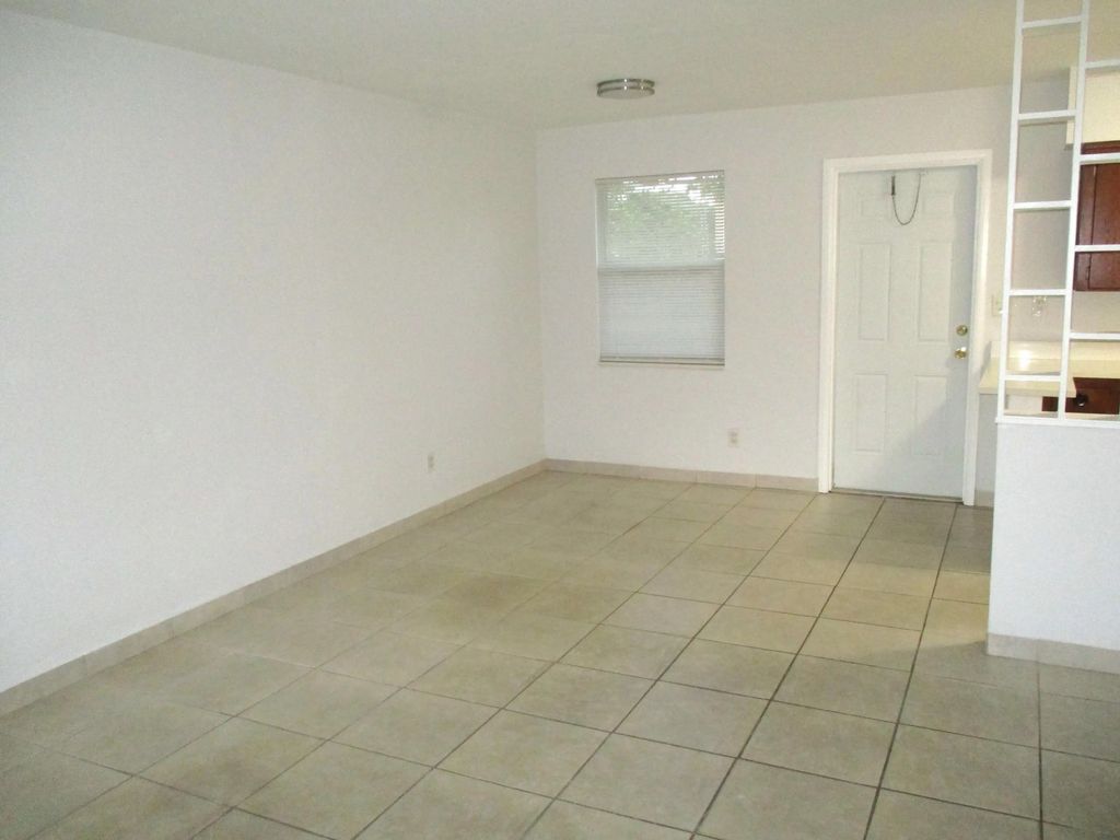 2640 Pierce Street #5, Hollywood