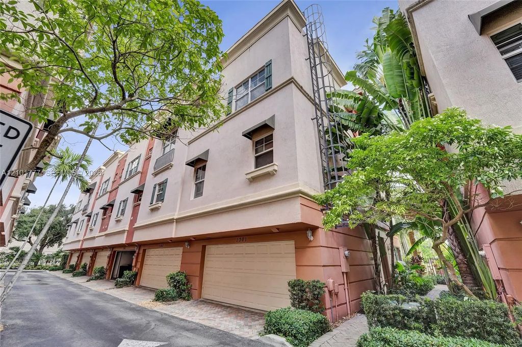 1033 Ne 17th Way #1301, Fort Lauderdale