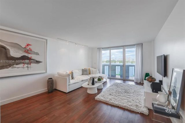 4 of 45 - 800 West Avenue #629, Miami Beach, FL