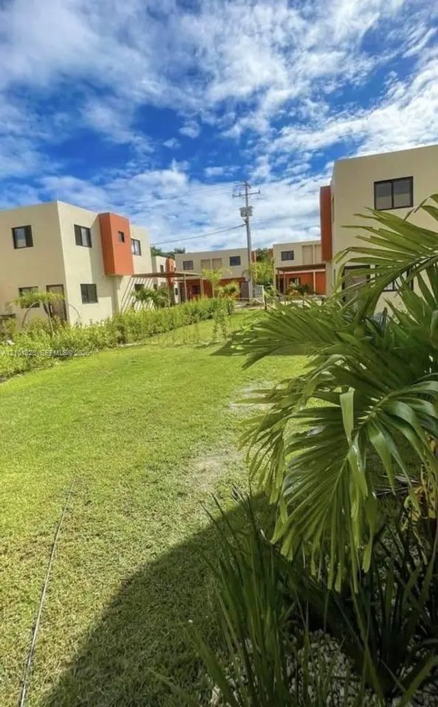 3 of 9 - 1 Townhouses Macao, , 