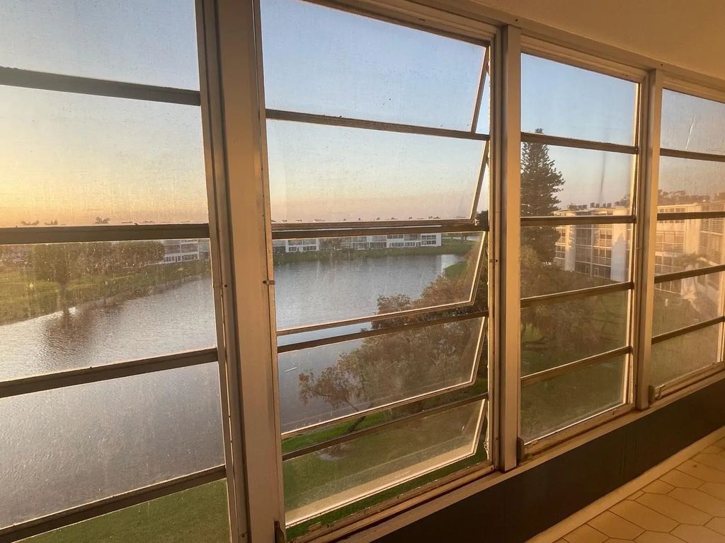 4033 Hythe B #4033, Boca Raton