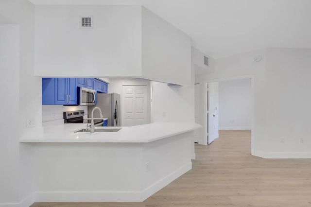 3 of 14 - 2724 Anzio Court #305, Palm Beach Gardens, FL
