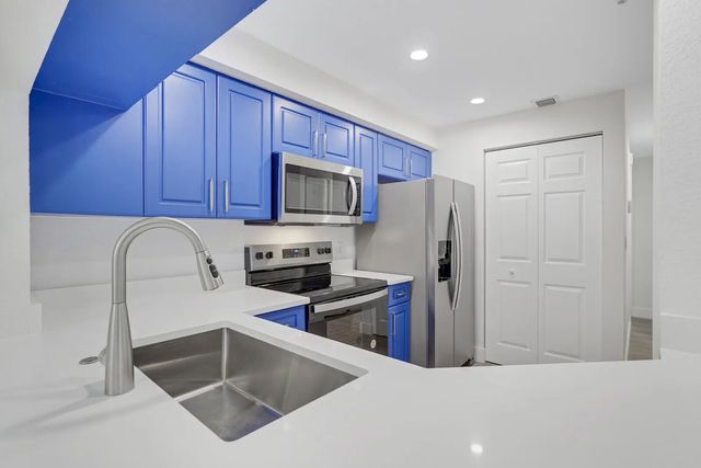 4 of 14 - 2724 Anzio Court #305, Palm Beach Gardens, FL