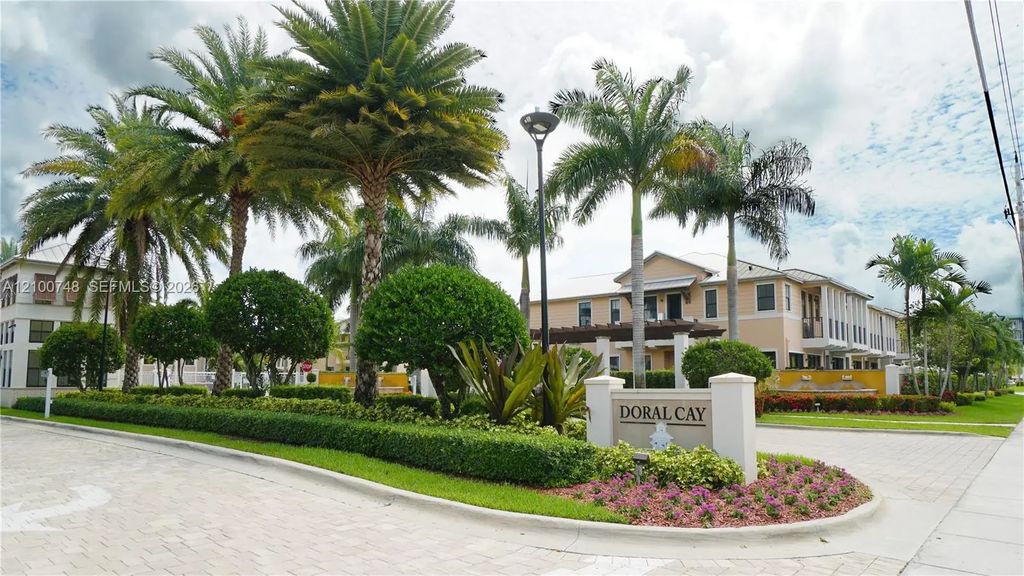 10401 Nw 61st Lane, Doral