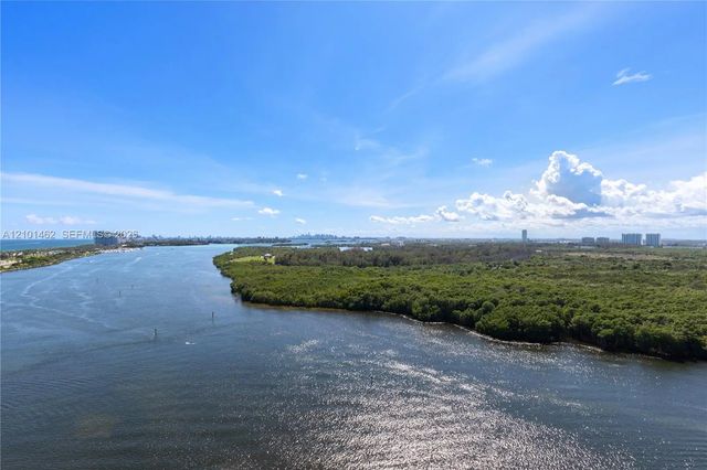 5 of 50 - 500 Bayview Drive #ph20, Sunny Isles Beach, FL