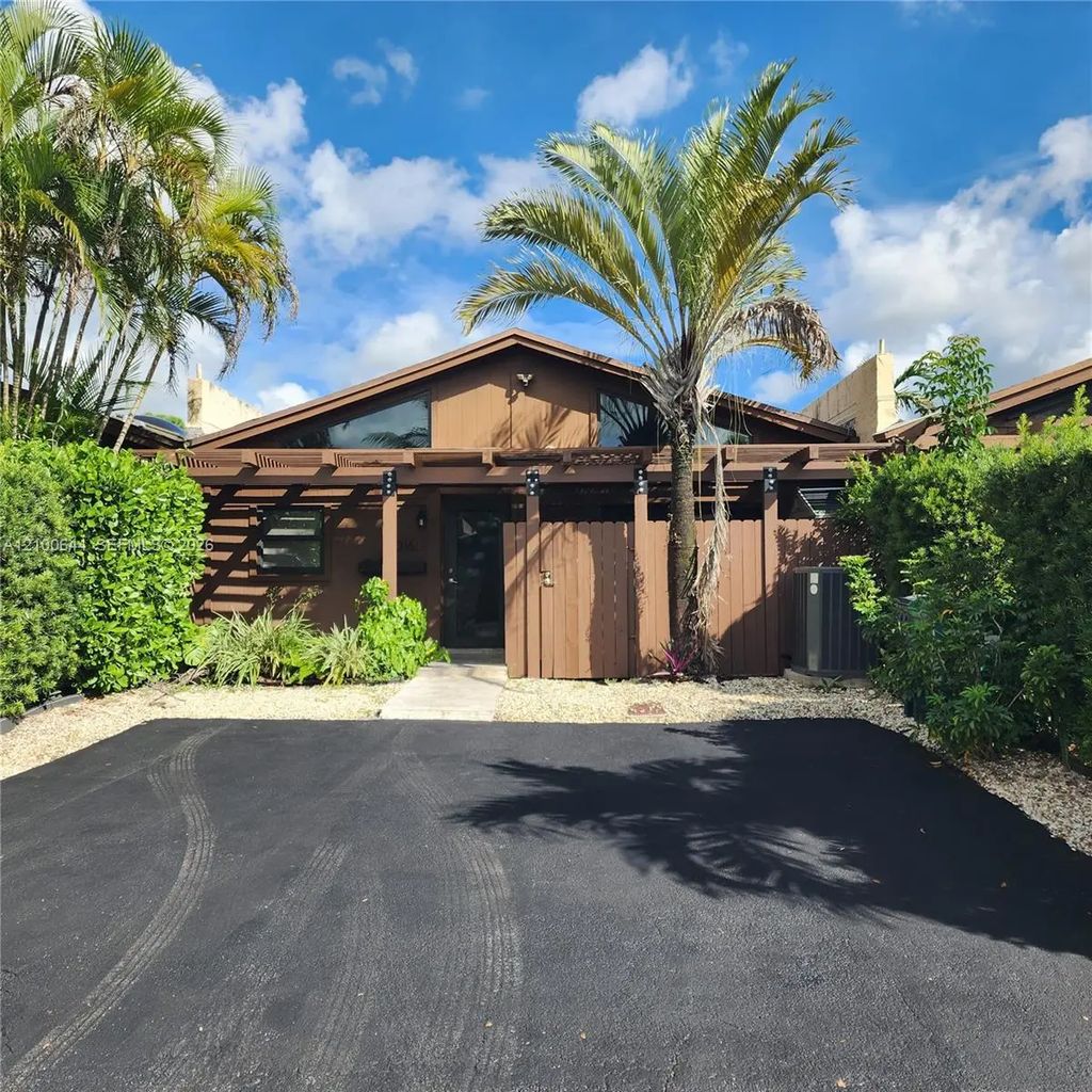 11316 Sw 114th Cir Terrace, Miami