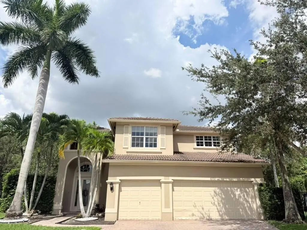 4251 E Seneca Avenue, Weston
