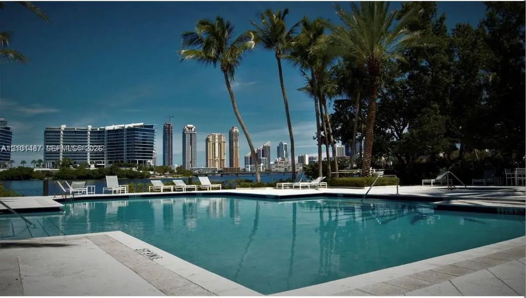 3155 Ne 184th Street #8106, Aventura