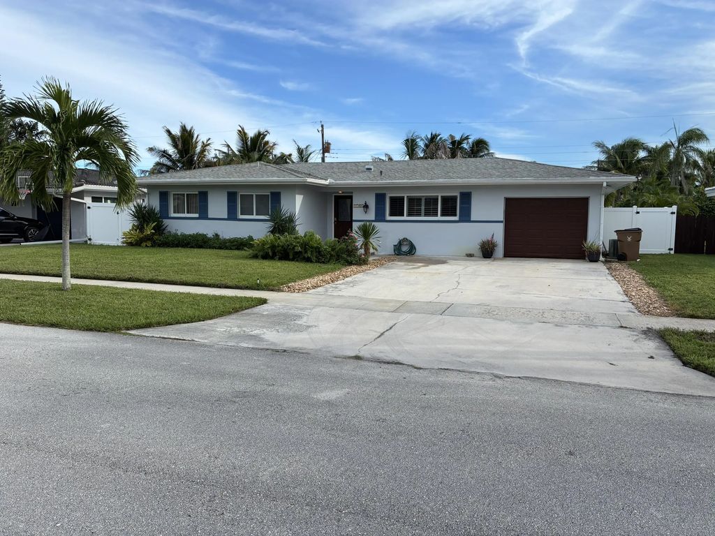 1104 Se 14th Street, Deerfield Beach