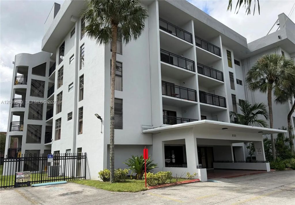 650 Ne 149th Street #406a, Miami