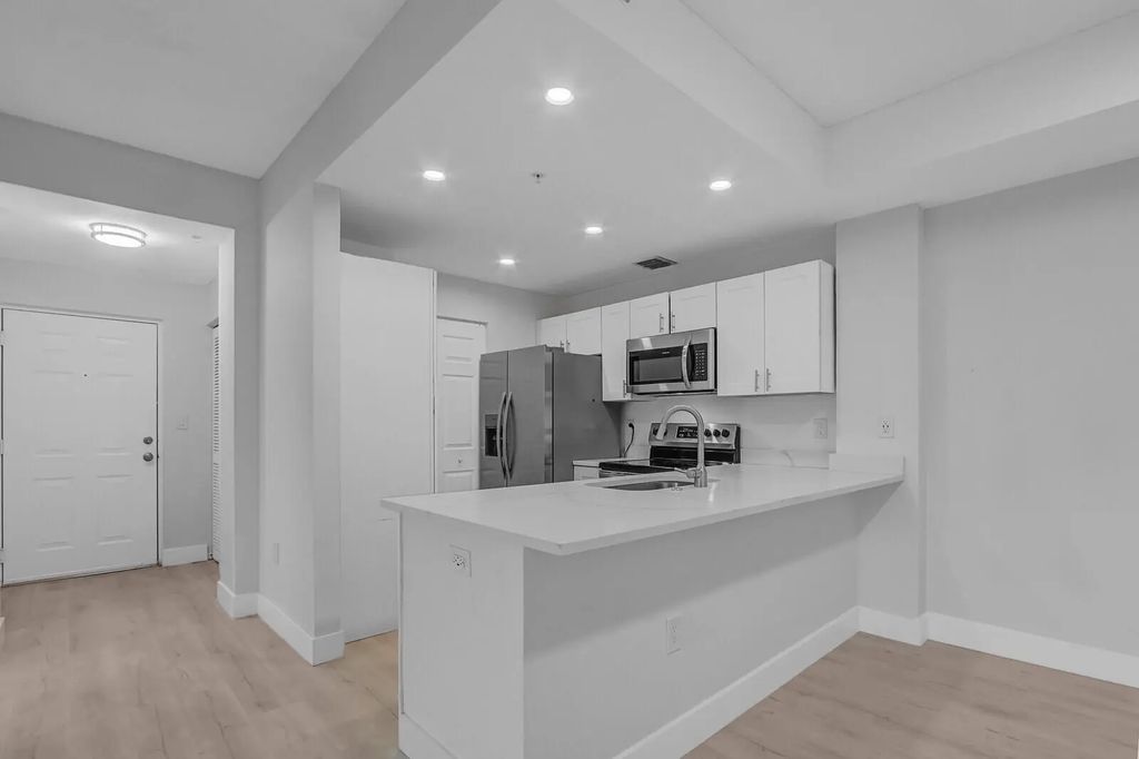 2916 Tuscany Court #302, Palm Beach Gardens