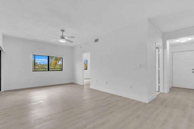 3 of 19 - 2916 Tuscany Court #302, Palm Beach Gardens, FL