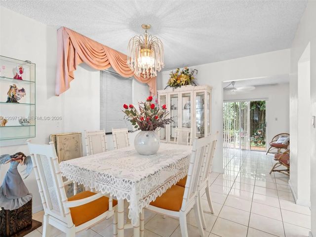 4 of 25 - 1075 W 32nd Street, Hialeah, FL