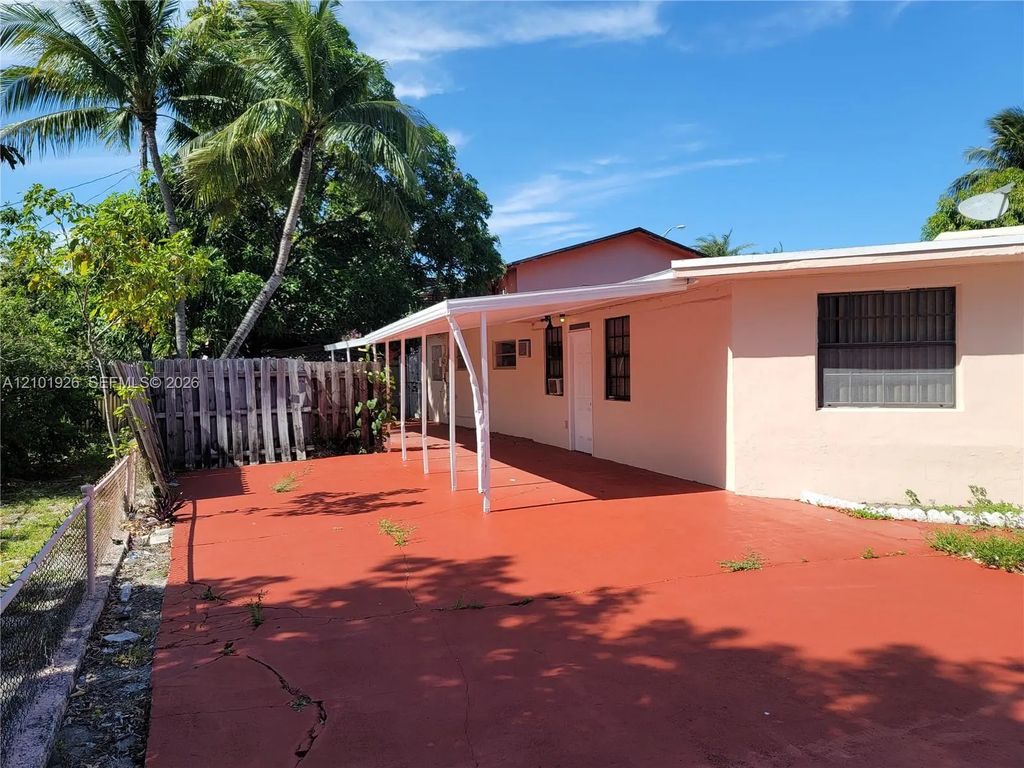 1120 E Le Jeune Road, Hialeah