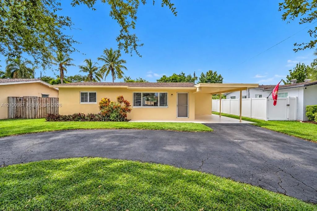 5031 Sw 94th Terrace, Cooper City
