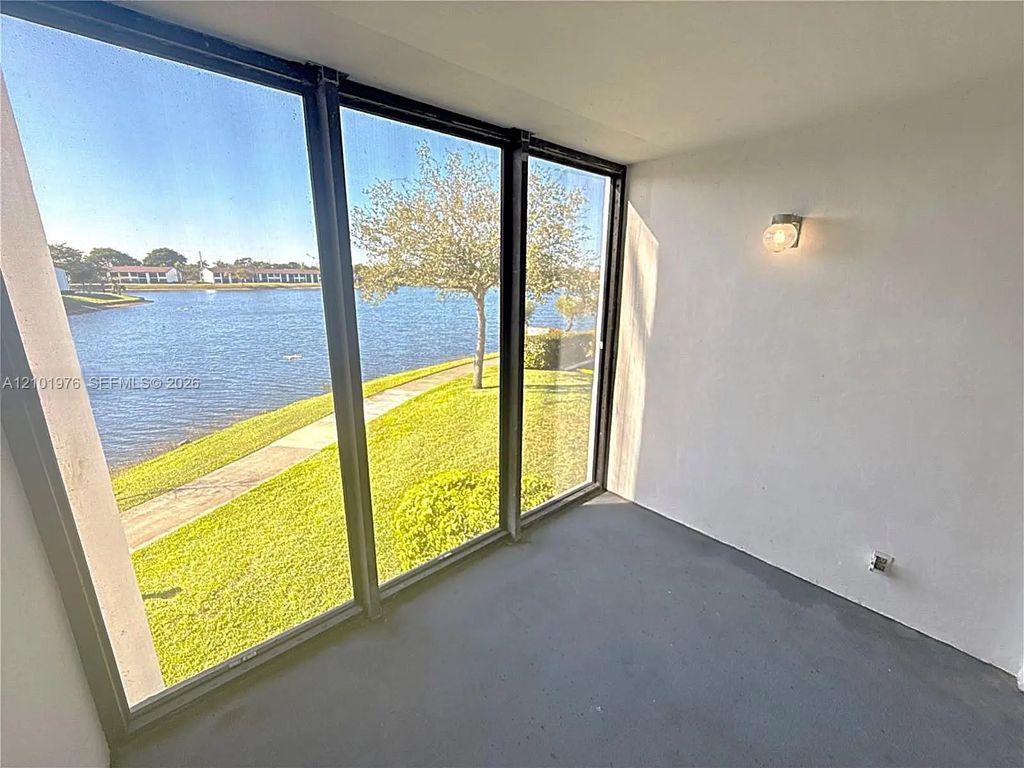 210 Lake Pointe Drive #210, Oakland Park