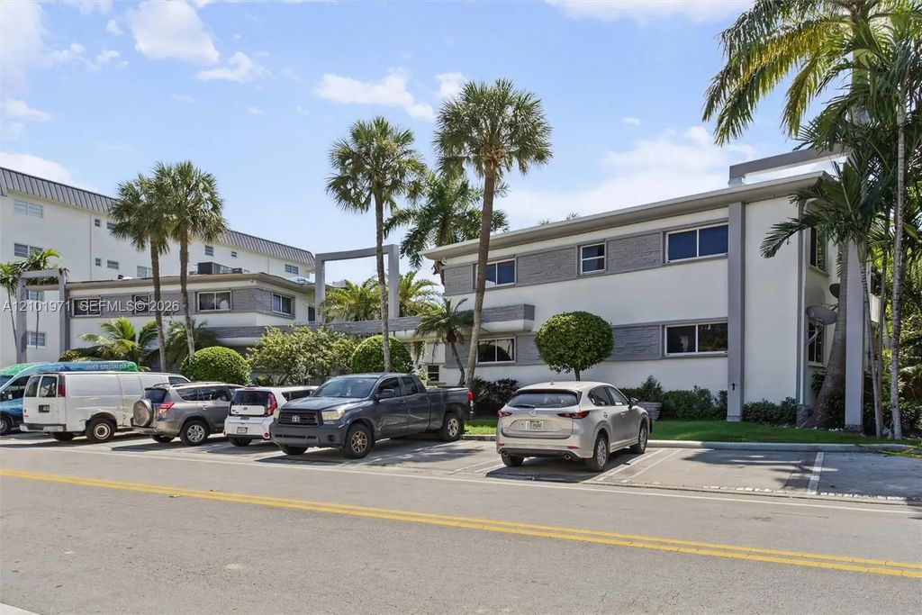 1150 99th Street #25, Bay Harbor Islands