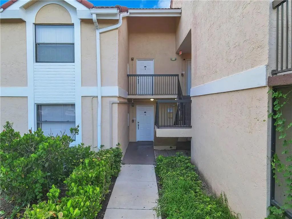 5681 Riverside Drive #101a6, Coral Springs