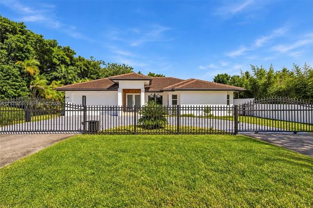 3 of 26 - 6421 Miller Drive, South Miami, FL
