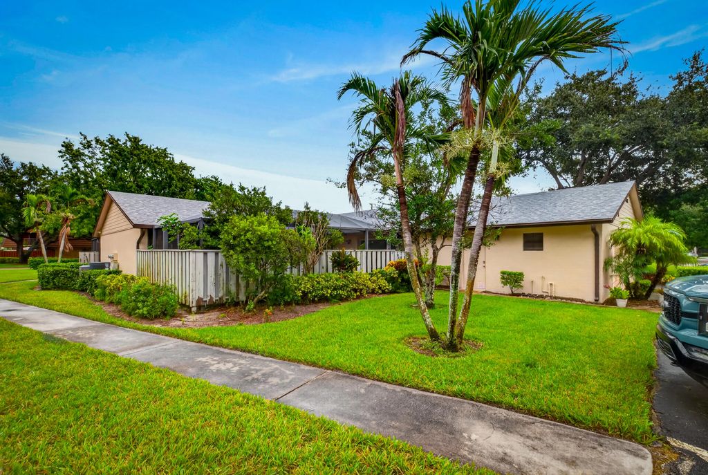 1435 Captains Walk, Fort Pierce
