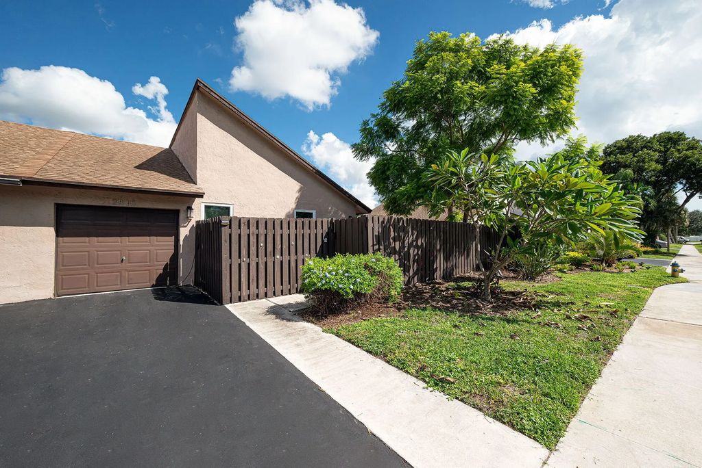 2815 Sw 2nd Street, Delray Beach