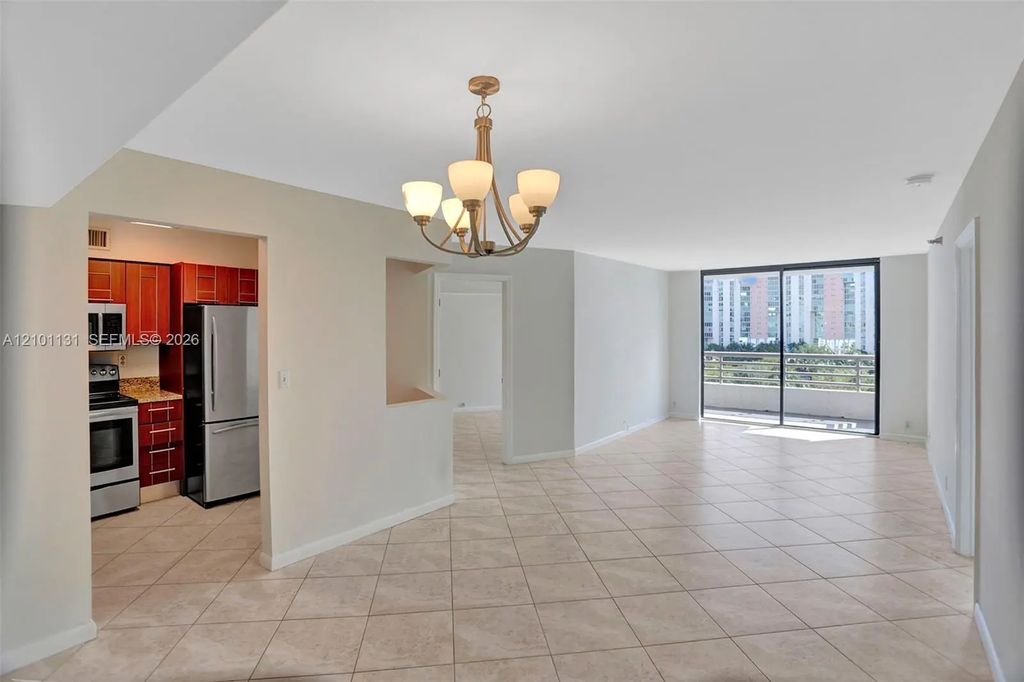 3300 Ne 191st Street #1016, Aventura